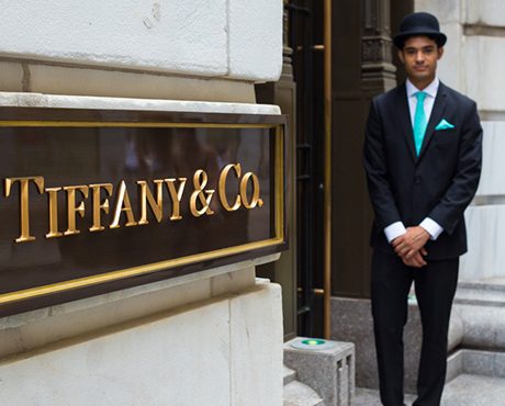 Tiffany & Co. Hikes Dividend Despite Earnings Drop