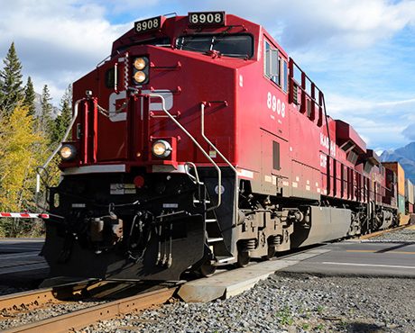 Canadian Pacific Railway Reports Soaring Profits, Hikes Dividend
