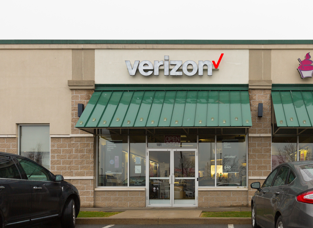 Verizon Communications Inc. (NYSEVZ) Is a Top Pick for Dividend Investors