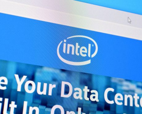 Intel Corporation (NASDAQ:INTC): Top Tech Stock for Income Investors?